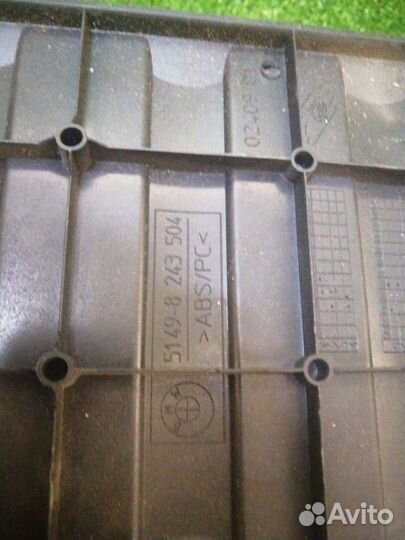 Обшивка нижнего борта багажника BMW X5 E53