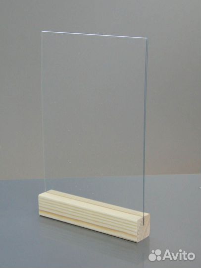 Тейбл тент А4 на деревянном основании