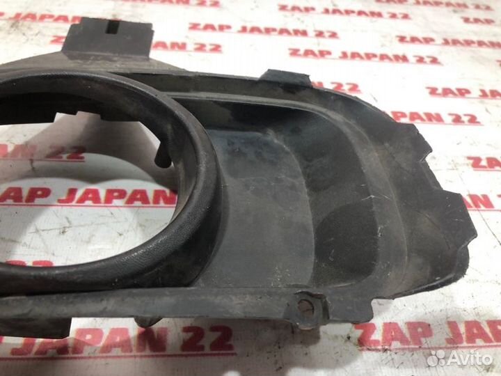 Заглушка бампера передняя левая Mazda Mpv