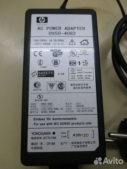 Сетевой адаптер выход 32 В - 940 мА