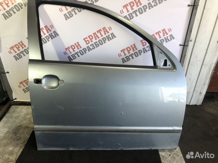 Шкода Фабия Дверь передняя Прав