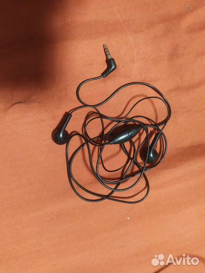 Наушники разные