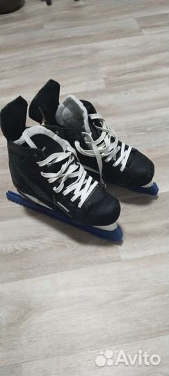 Коньки хоккейные