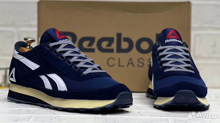 Кроссовки Reebok classic натуральная замша 39-43