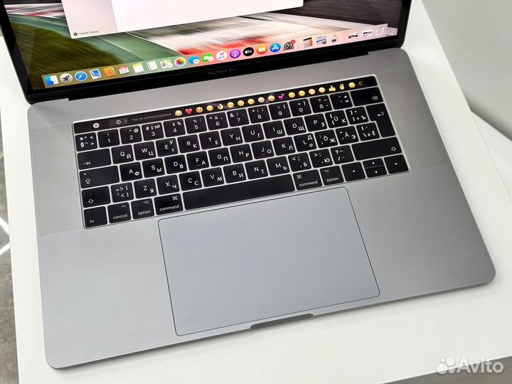 MacBook Pro 15 2018 Touch Bar SSD 500 Core i7 16Гб