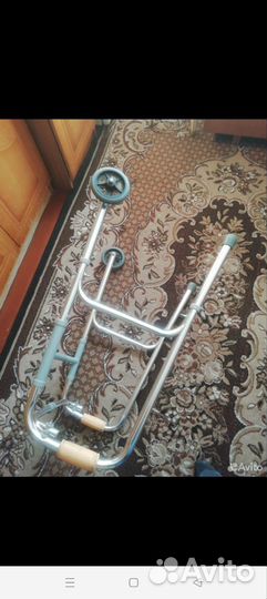 Ходунки для взрослых на колесах