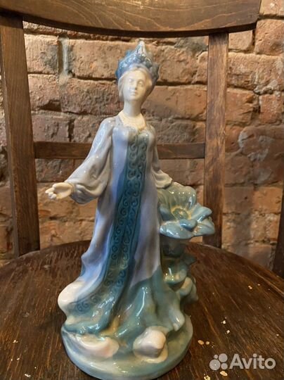 Статуэтка Хозяйка медной горы гжель