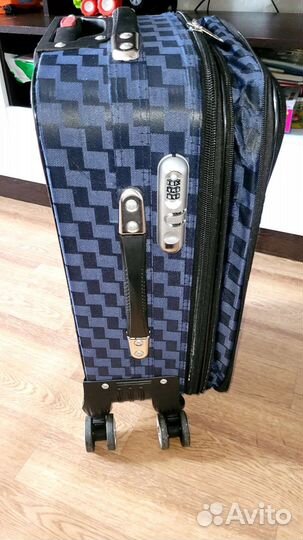 Чемодан на колесах детский