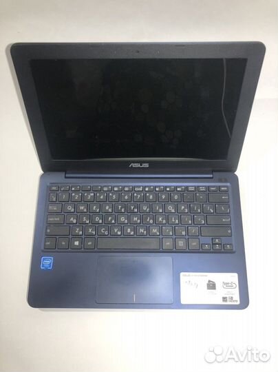 Ноутбук asus e202s