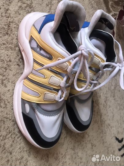 Кроссовки женские 38 размер(25см)