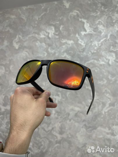 Солнцезащитные очки Oakley Holbrook Polarized