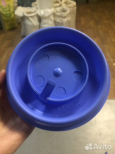 Поилка под банку