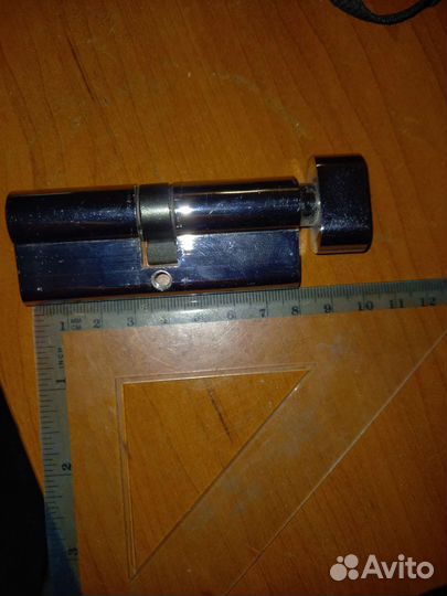 Личинка дверного замка с вертушкой