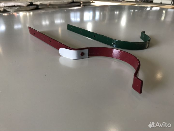 Крепление желоба водосточного