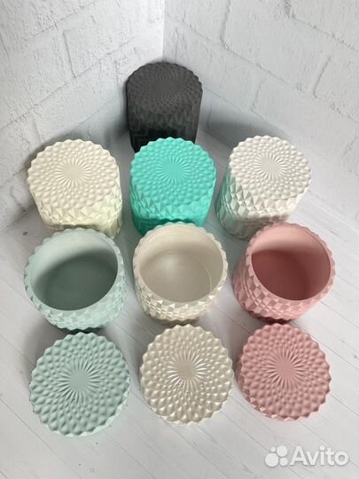 Шкатулки и вазы из гипса. Свечи