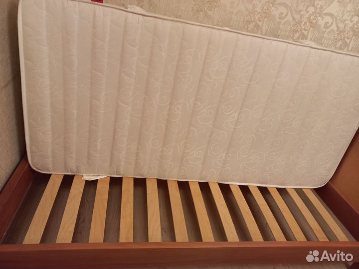 Кровать подростковая с матрасом