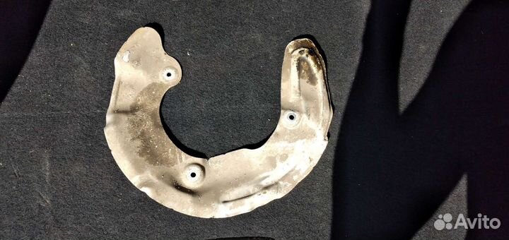 Пыльник передней правой ступицы колеса