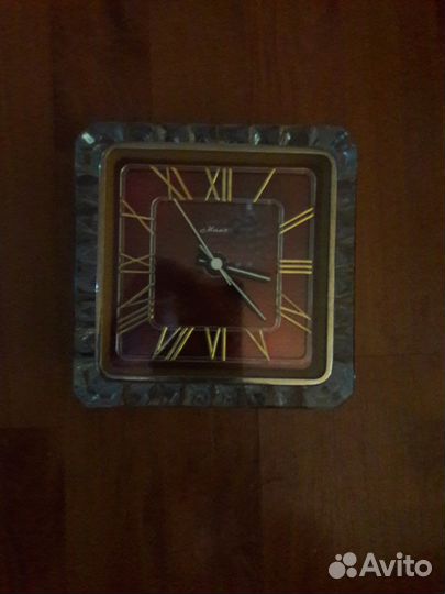 Часы хрустальные кварц настольные кабинетные Маяк