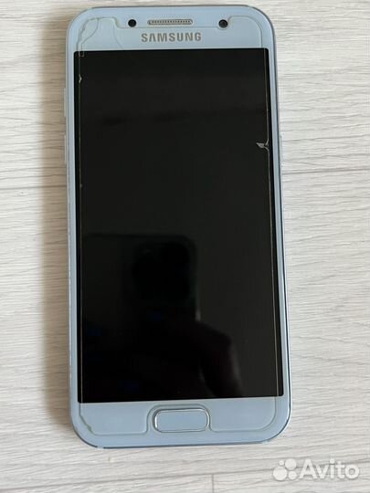 Продаю телефон