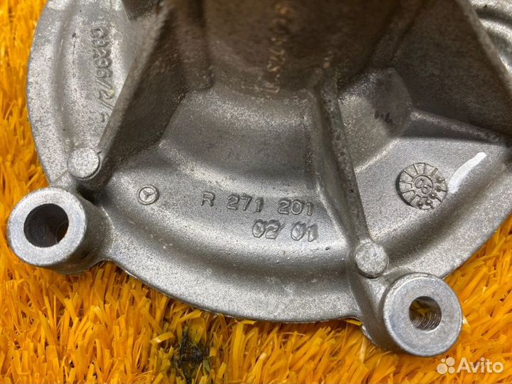 Помпа Mercedes-Benz C-Class W203 271.946 2005