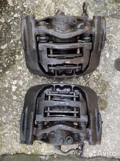 Суппорт передний Volkswagen Transporter T4