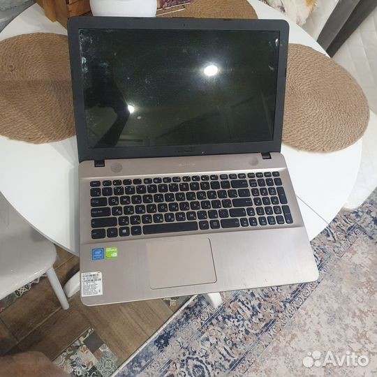 Ноутбук asus