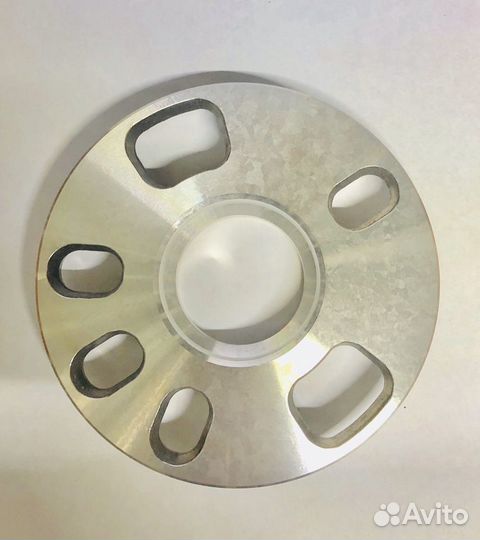 Колесные проставки для Volvo