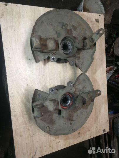 Поворотный кулак со ступицей audi 80 b3