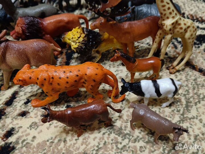 Животные пластмасса