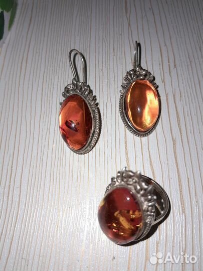 Набор серебро с янтарем серьги и кольцо