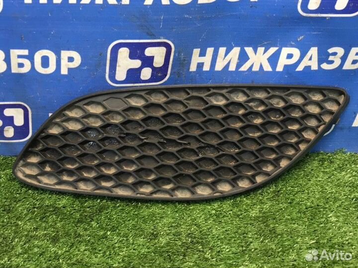 Решетка в бампер передняя левая Opel Zafira B 1.8