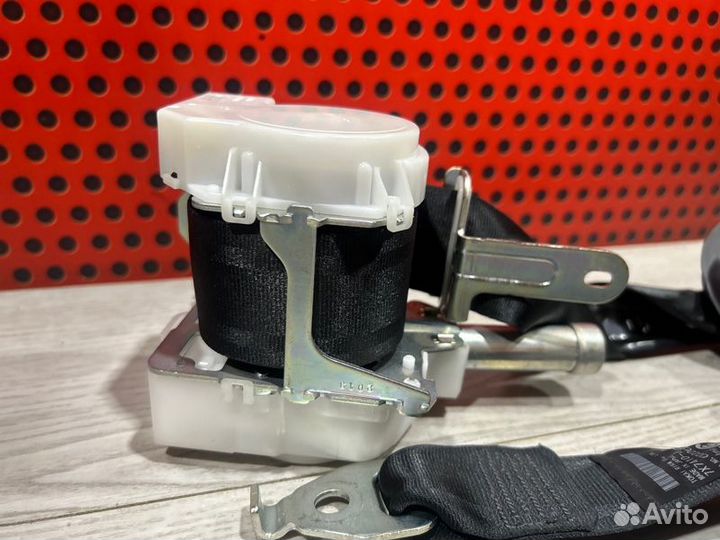 Ремень безопасности передний правый Lexus Es