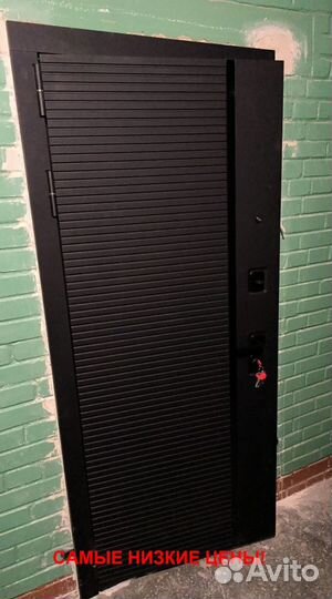 Качественная дверь входная с зеркалом с бесплатной