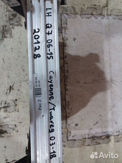 Интеркулер левый Volkswagen Touareg 02