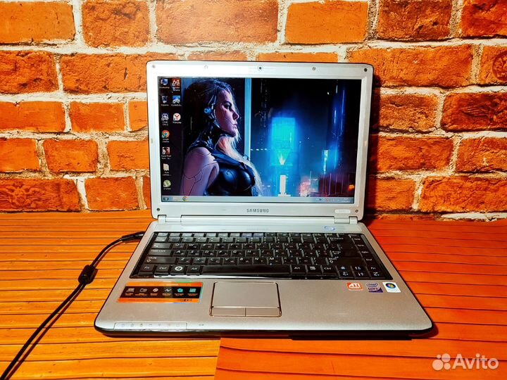 Samsung R410 - 2 Ядра \ 2 Озу \ Radeon 1200 \ SSD