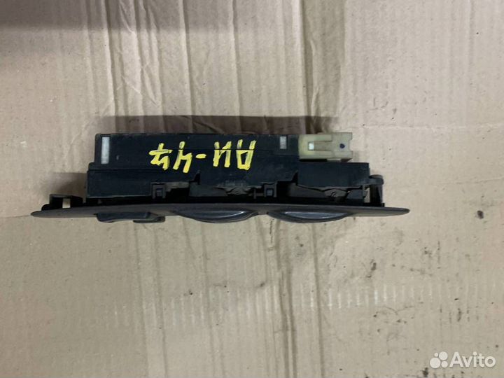 Блок управления стеклоподъемниками toyota corolla