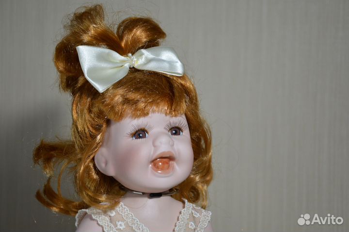 Кукла коллекционная фарфоровая 40см