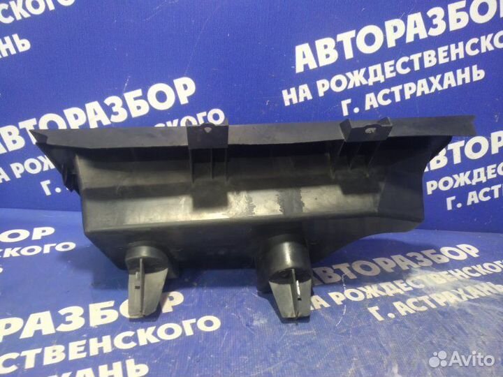 Ящик для инструмента Toyota Avensis седан 2005