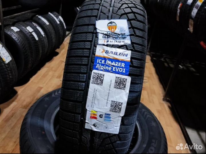 Sailun Ice Blazer Alpine EVO1 215/45 R17 91V