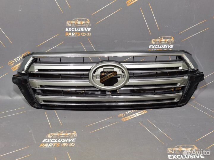 Решетка радиатора Toyota Land Cruiser 200