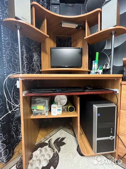 Компьютерный стол