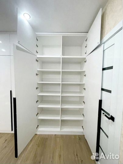 Шкафы и прихожие на заказ от производителя