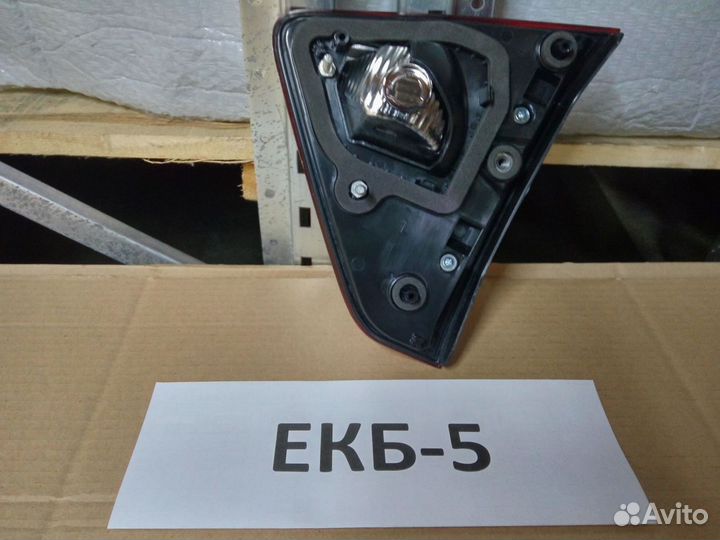 Фонарь левый внутренний Nissan Terrano 2014