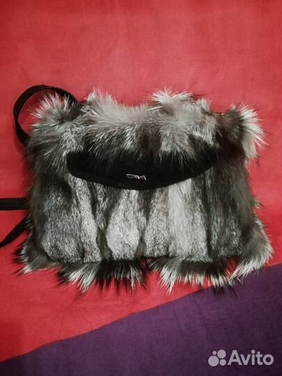 Сумка-муфта из меха чернобурки