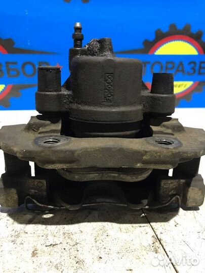 Суппорт передний левый Ford Focus 3