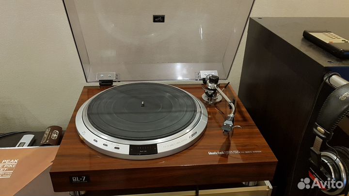 Виниловый проигрыватель Victor