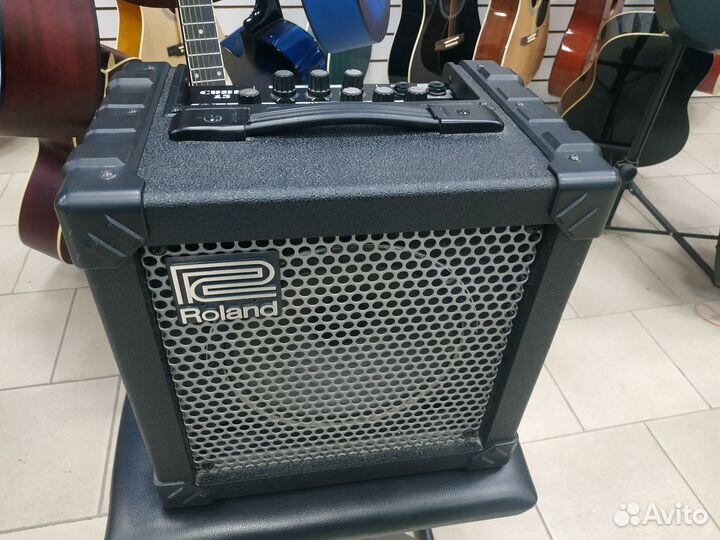 Комбоусилитель Roland cube