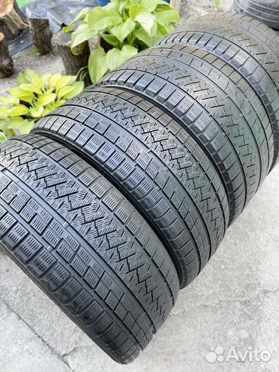 Triangle Snowlink TWT02 245/45 R19 и 275/40 R19 105V