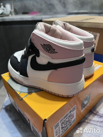 Кроссовки для девочки 27 размер