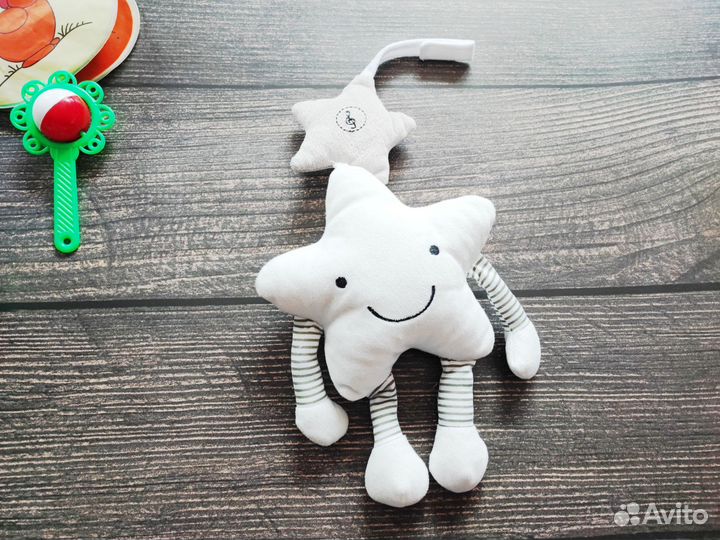 Музыкальная подвесная погремушка